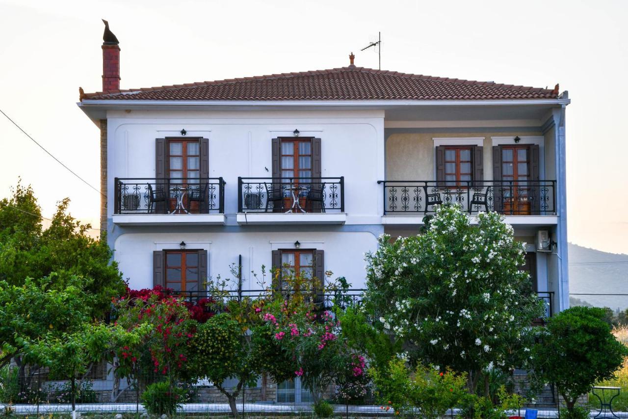 Chrys Marie Studios Ireon Exterior photo