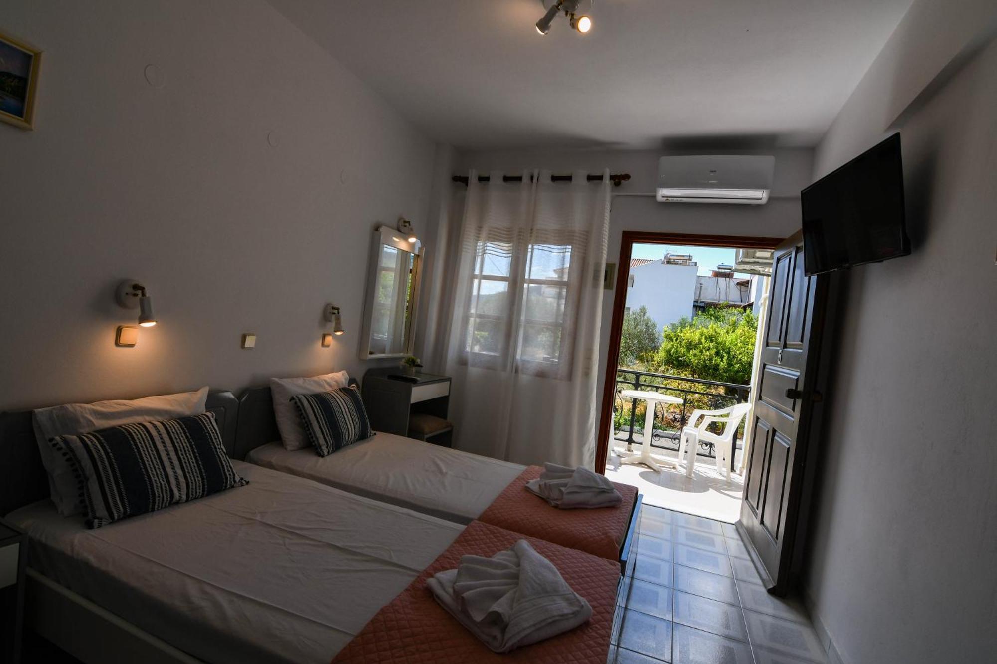 Chrys Marie Studios Ireon Exterior photo
